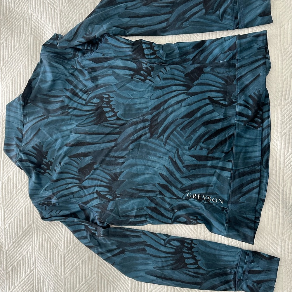 Greyson Women’s Camo Feather Halley quarter zip. Brand new with tags. Size small